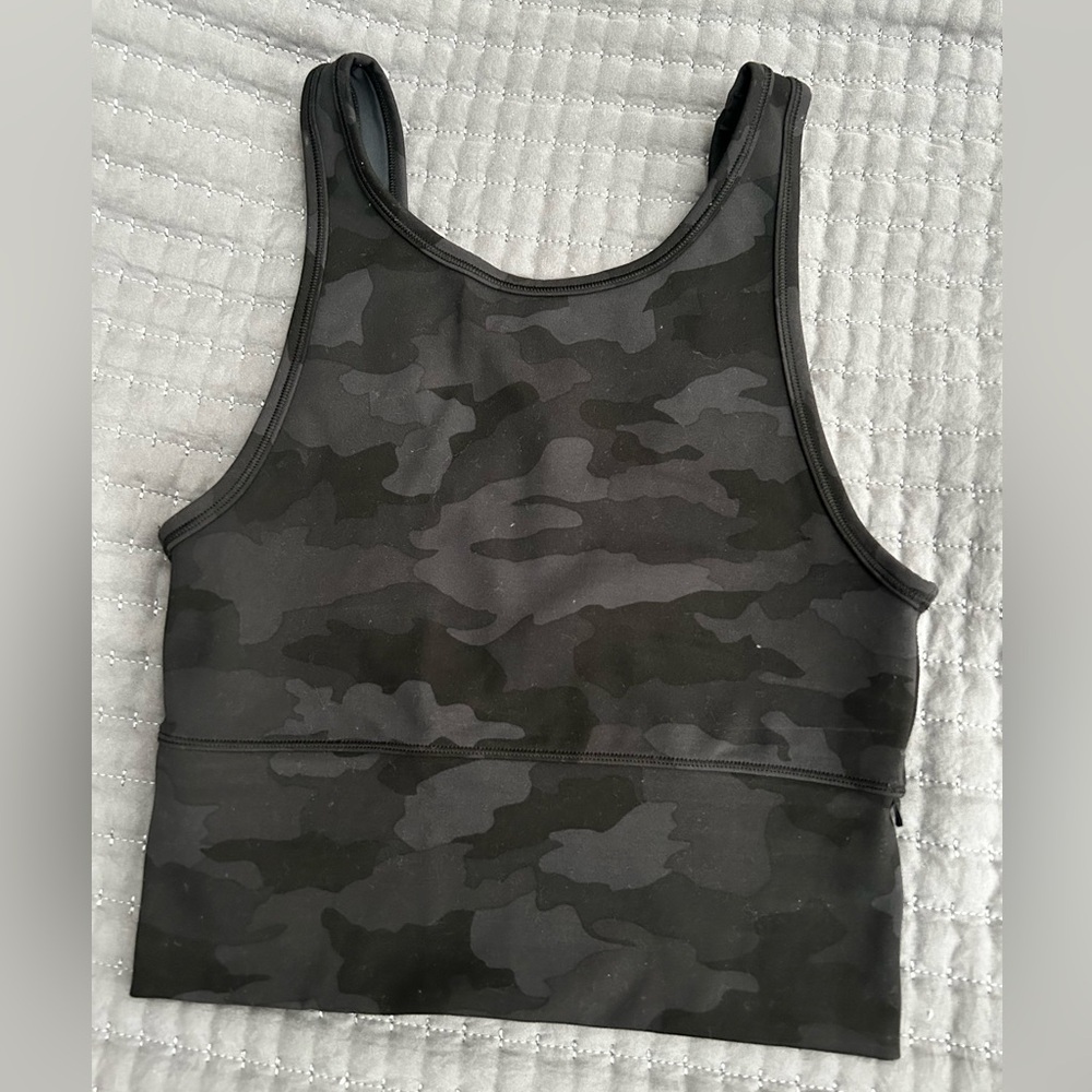 Lululemon - Picture 3 of 3